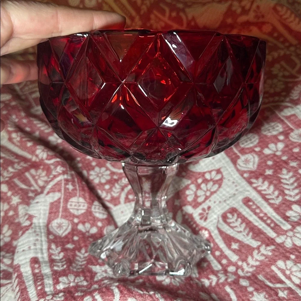 Diamond star crystal red dish